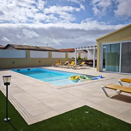 Con Piscina Ojo Del Calderon 라하레스